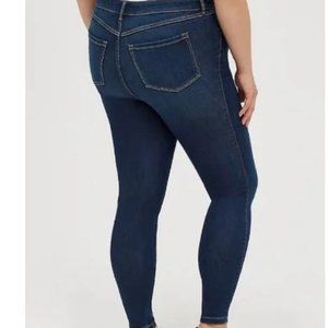 Torrid Midfit Super Skinny Jeans 22R